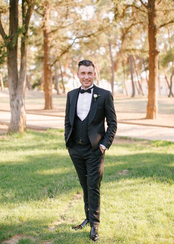 romantic modern fairytale white and blush wedding with acrylic details by soo events